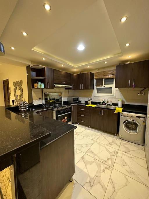 Apartamento رواد الزمالك اطلالة جزئي ع النيل *