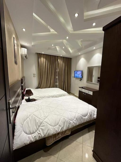 Apartment رواد الزمالك اطلالة جزئي ع النيل *